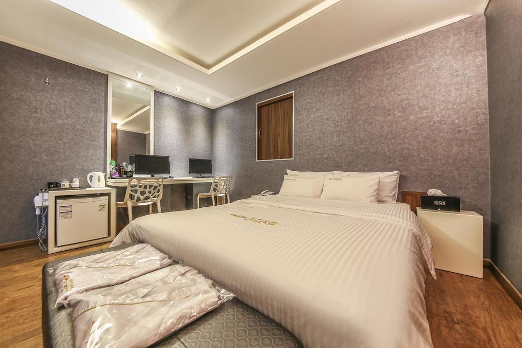 Richi Hotel Szuvon Kültér fotó